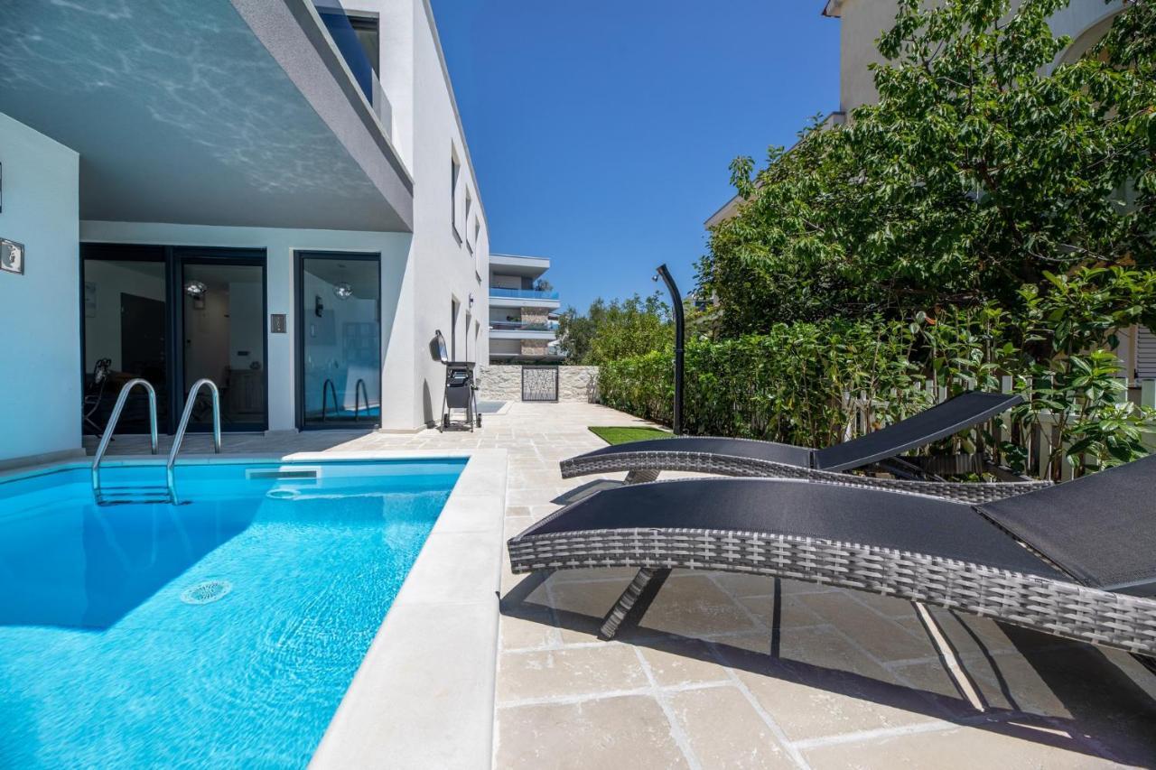 Luxury Villa Adria Apartments Krk Town Exteriör bild