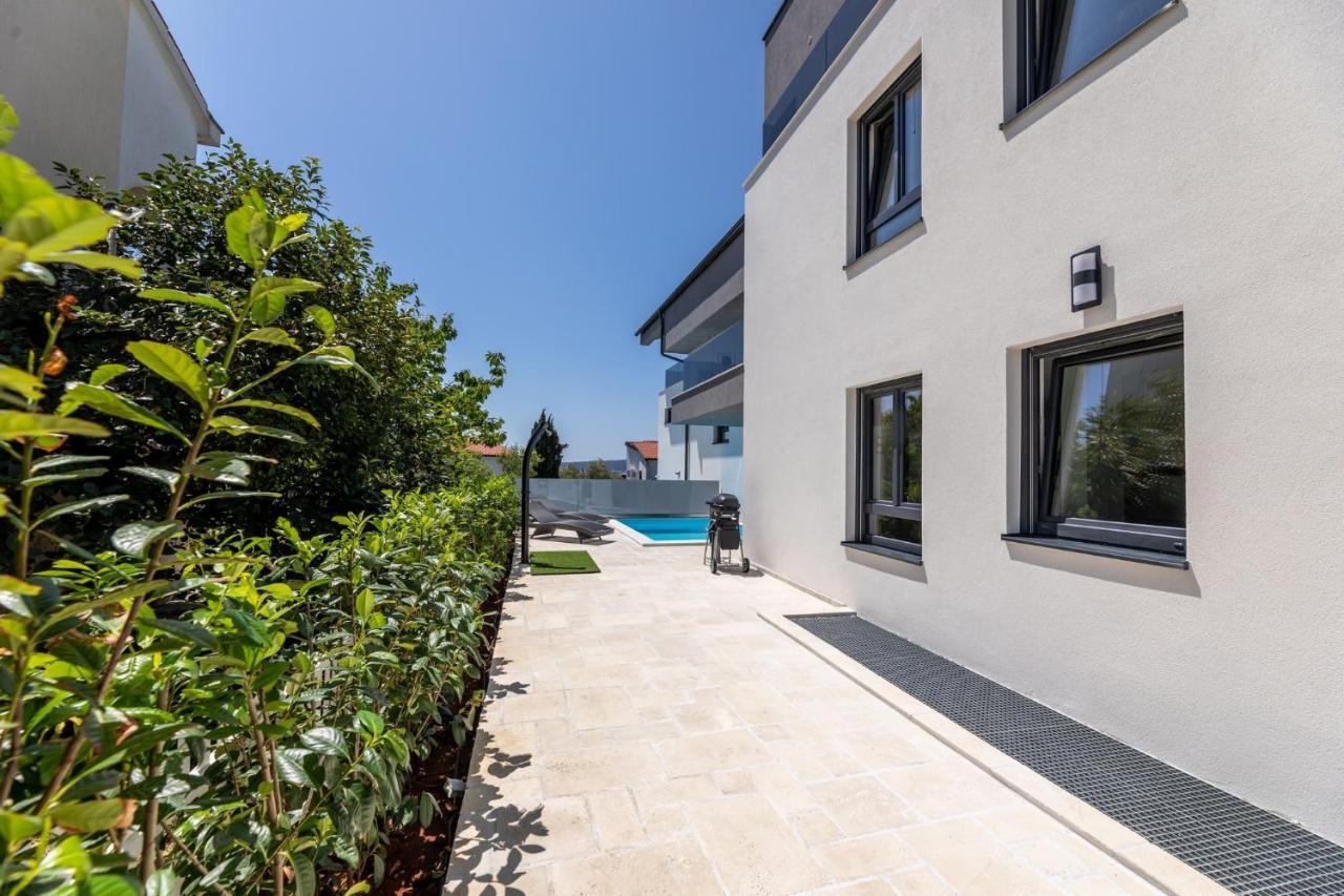 Luxury Villa Adria Apartments Krk Town Exteriör bild